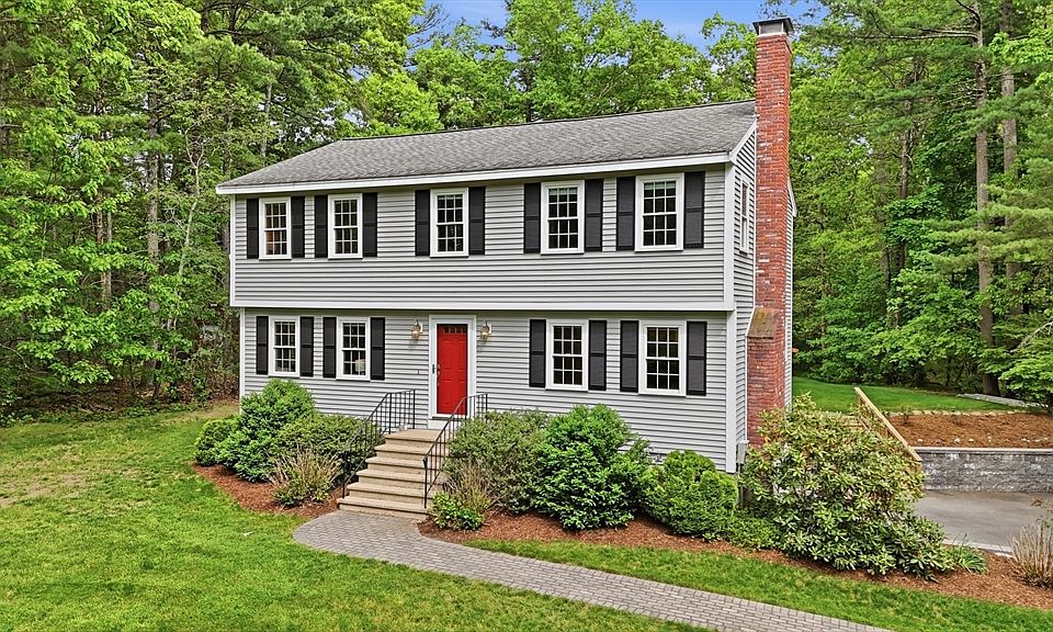 1st image of 6 Colonial Dr