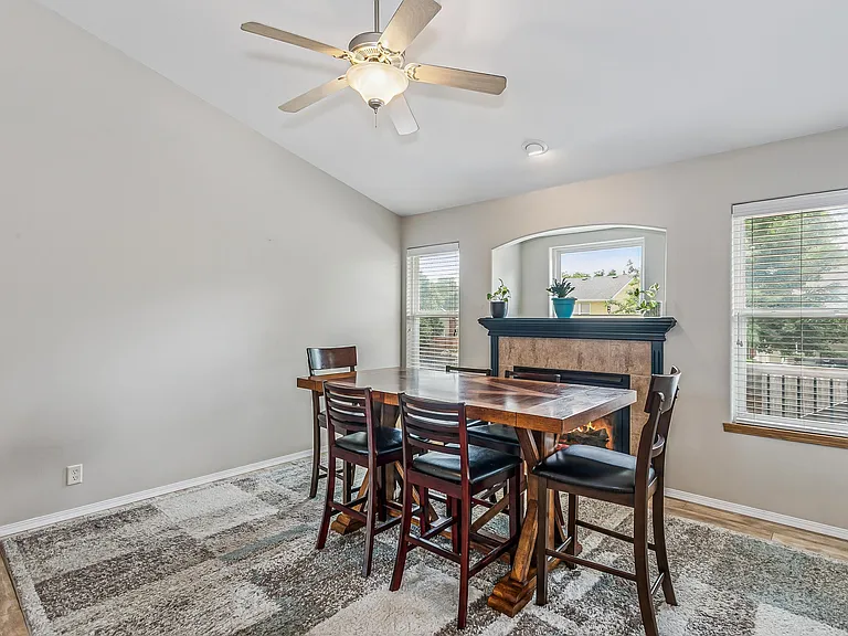 864 S Sunset Cir — Photo 7