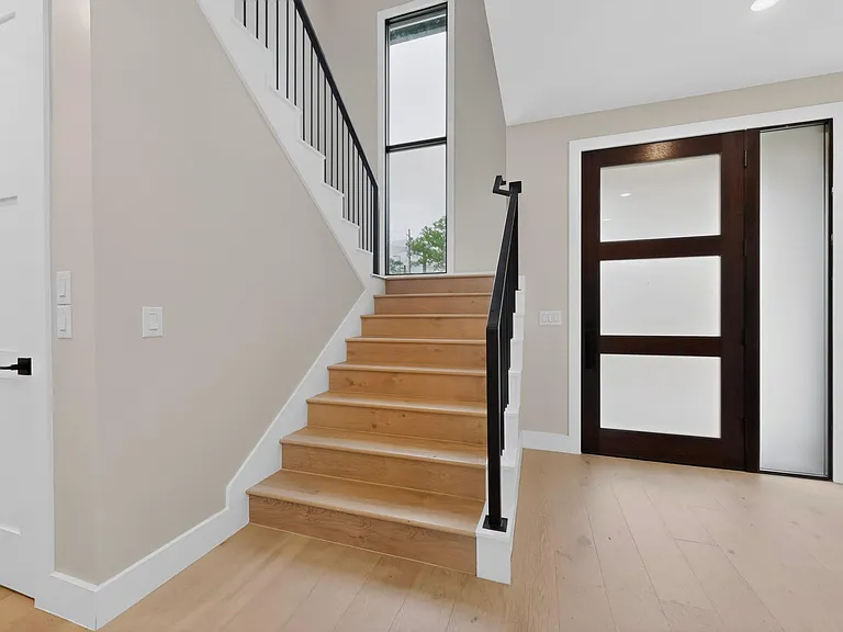 5018 Highland Ct — Photo 3