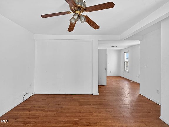 5th image of 1325 6th Avenue