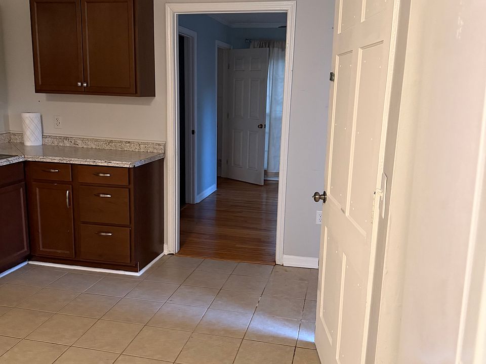 1st image of 2617 Green Valley Dr #1