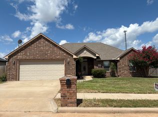 404 Bob White Rd, Geronimo, OK 73543