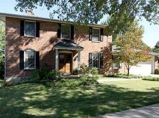 15540 Clover Ridge Dr, Chesterfield, MO 63017