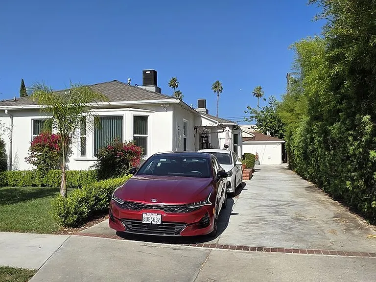 5444 Hermitage Ave — Photo 14