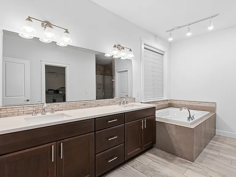 15315 NE Woodland Pl — Photo 24