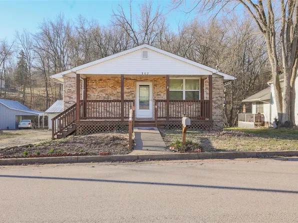 802 Olive St, New Haven, MO 63068