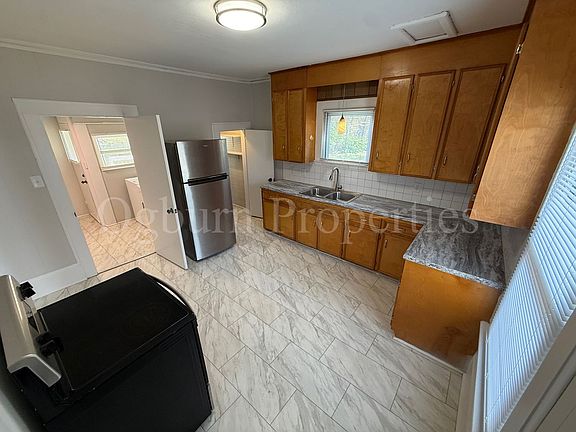 5th image of 1100 Franklin St