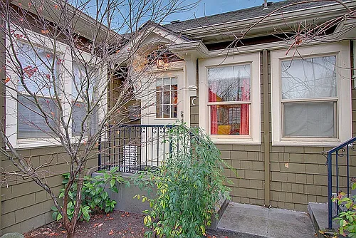 421 10th Ave E #C Photo 1 421 10th Ave E #C Photo 1