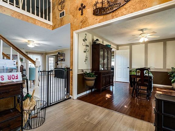 4th image of 19707 Caroling Oaks Ct