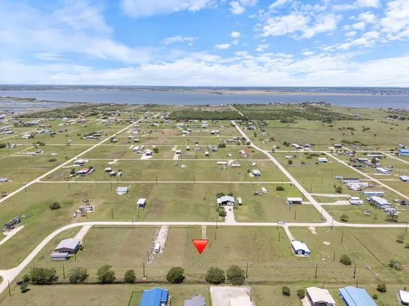 115 Baracuda Dr, Palacios, TX 77465