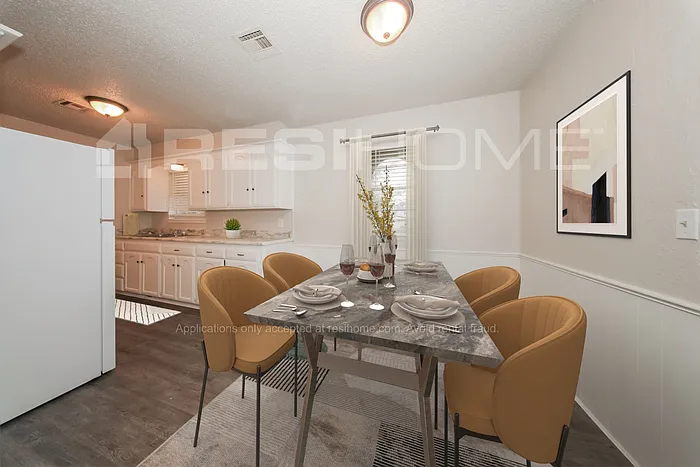 1832 N Gale Ave — Photo 5