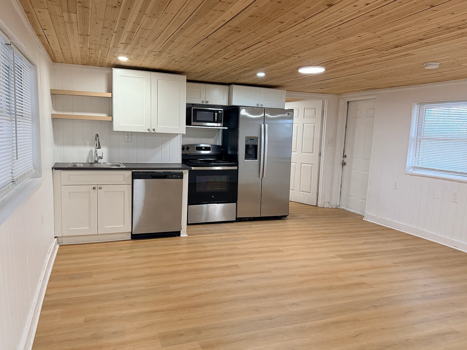 Studio, 500 sqft, $1,500 — Photo 4