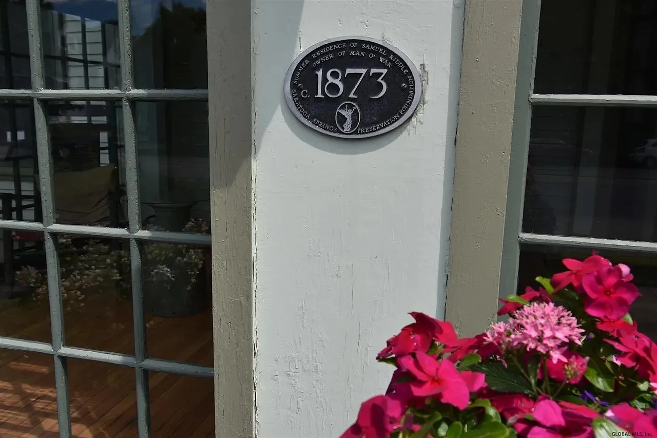 125 Union Ave — Photo 1