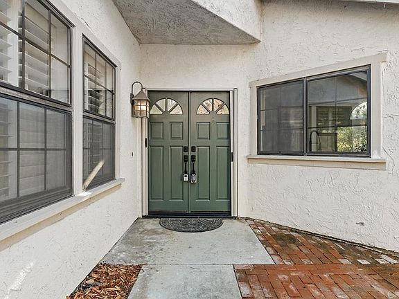 5th image of 2533 Holly Valley Dr