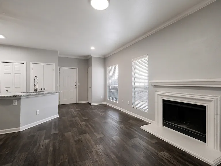 Castle Hills Townhomes — Photo 41