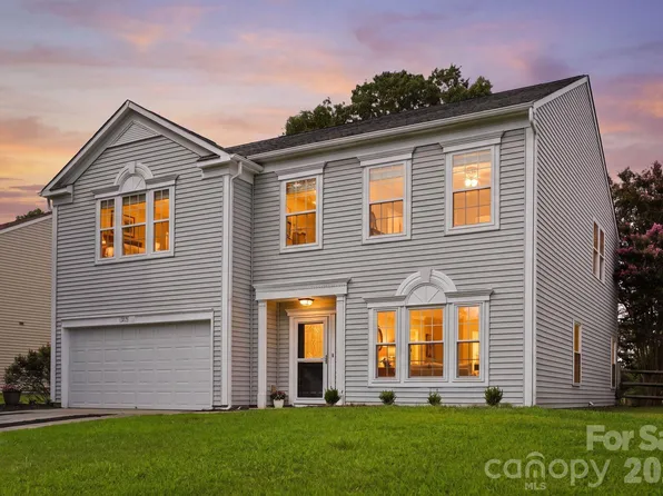 12821 Silvaire Farm Rd, Charlotte, NC 28278