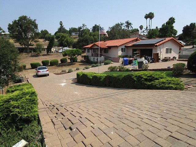 1st image of 2233 Vista Grande Dr