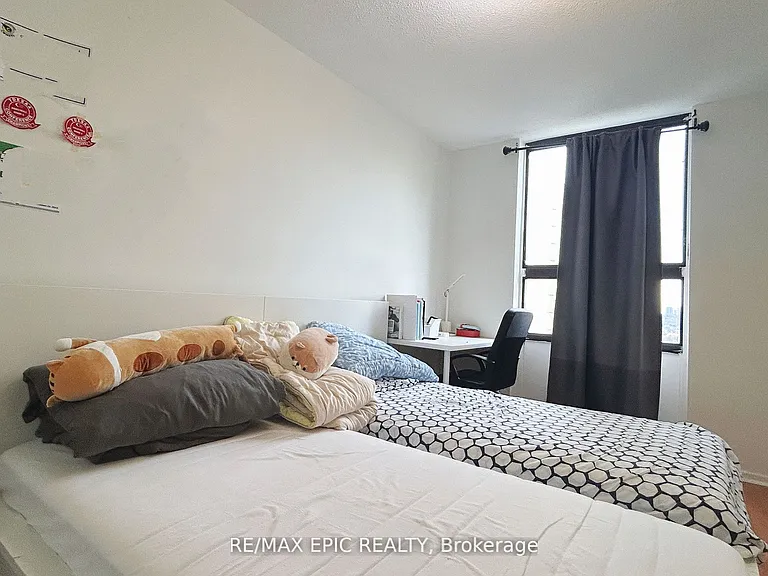 350 Seneca Hill Dr #908 — Photo 6