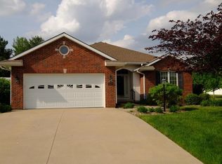 4507 Hallbrook Dr, Saint Joseph, MO 64506