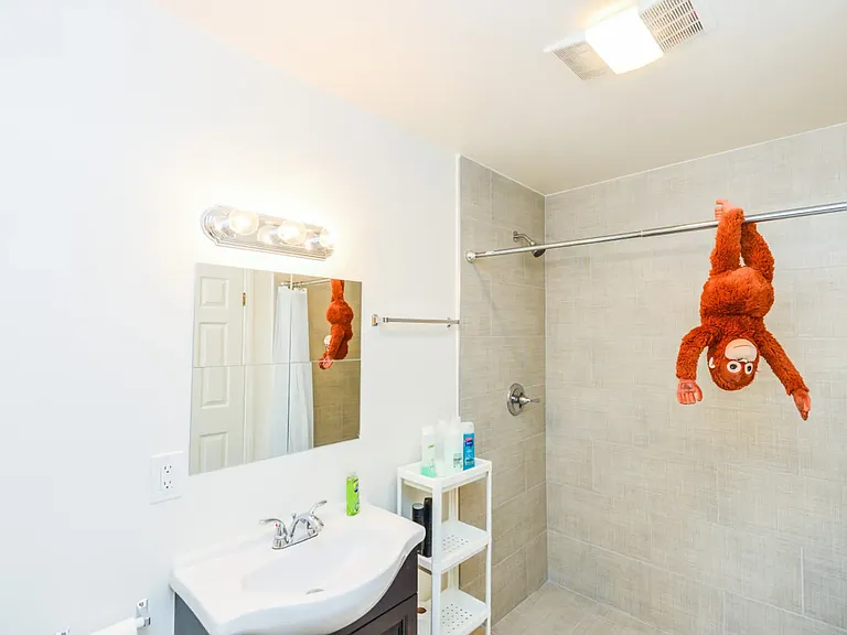 420 N Serrano Ave #A4 — Photo 8