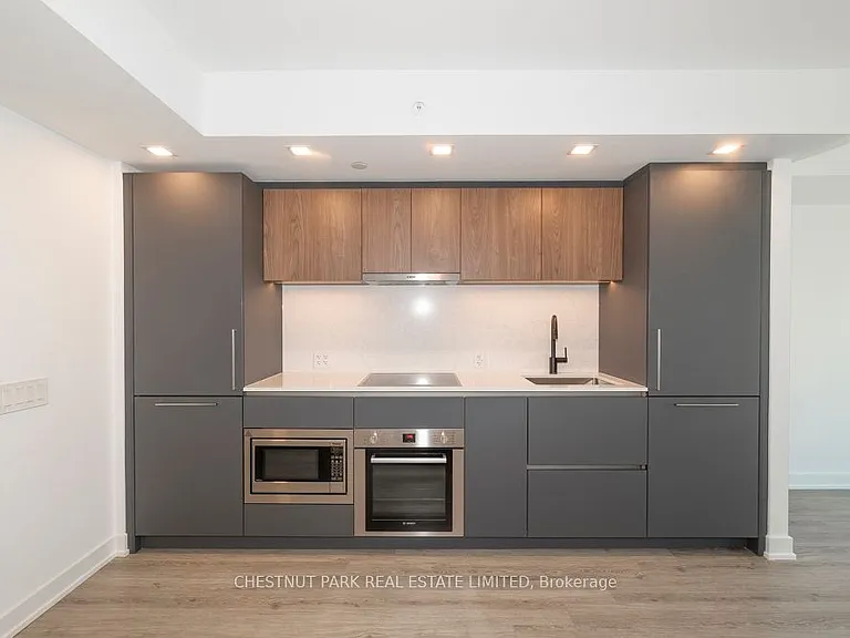 609 Sherbourne St #603 — Photo 3