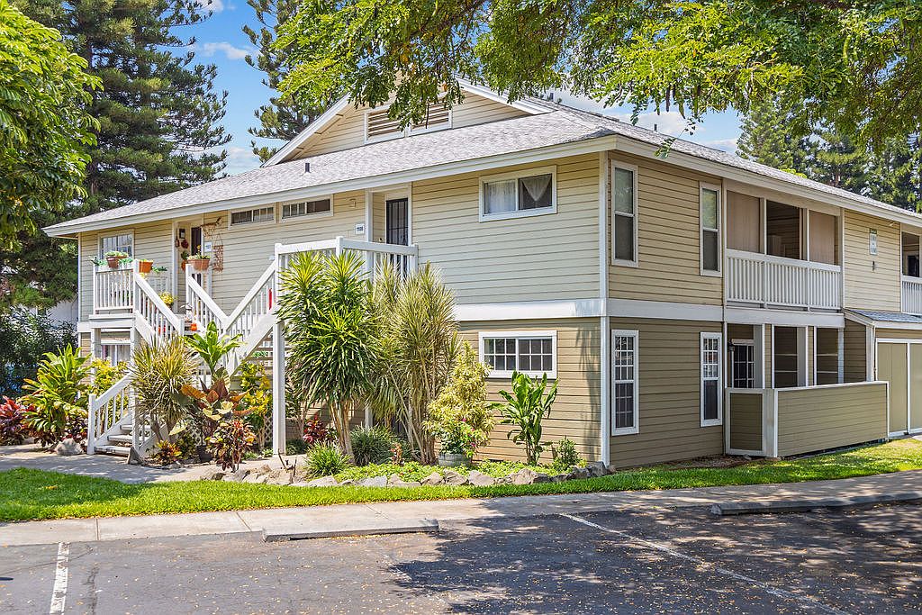 68-3890 Lua Kula St APT 1104