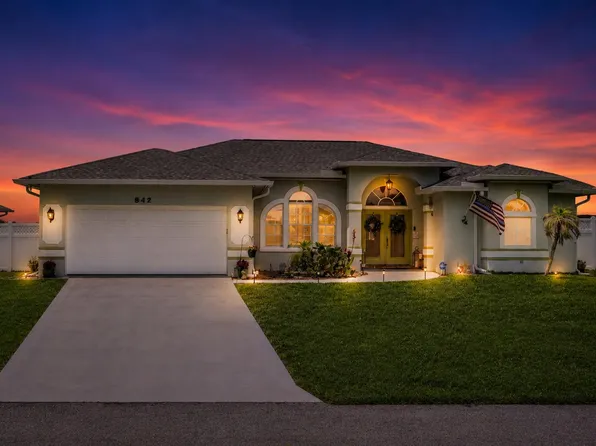 842 SE Quiescent Lane, Port St Lucie, FL 34983