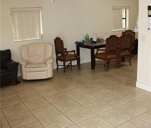 4th image of 26531/533 Sherwood Ln
