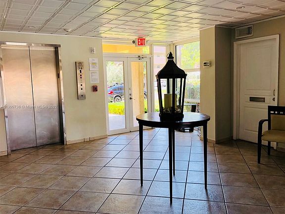 3rd image of 3601 NE 170th St APT 508