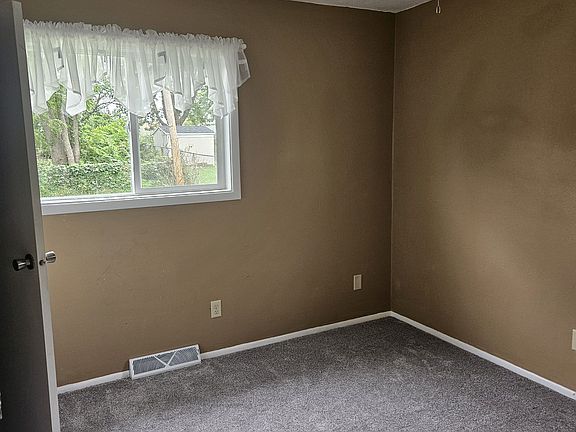 4th image of 2327 Wilson Ave SW