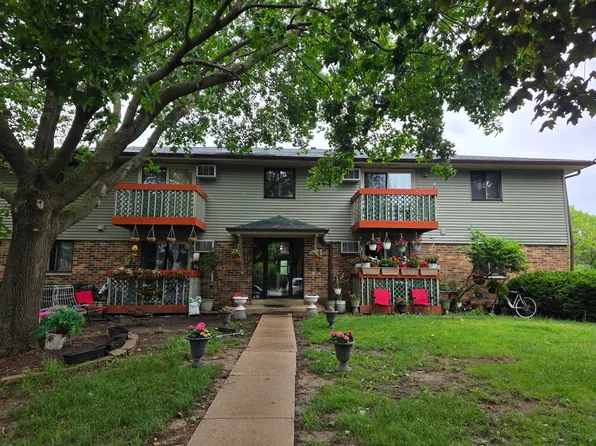 654 Foxtree Cir #5, Burlington, WI 53105