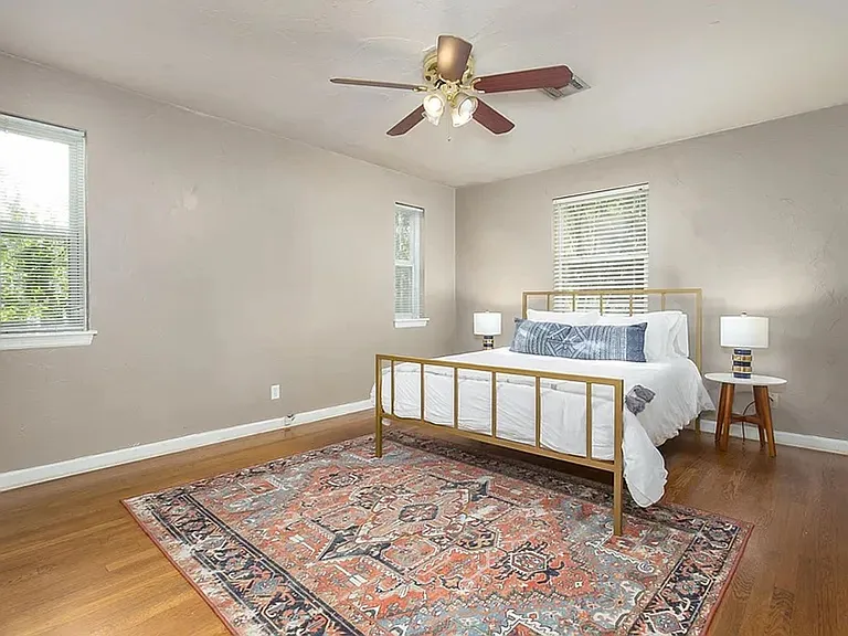 2804 NW 46th St — Photo 5