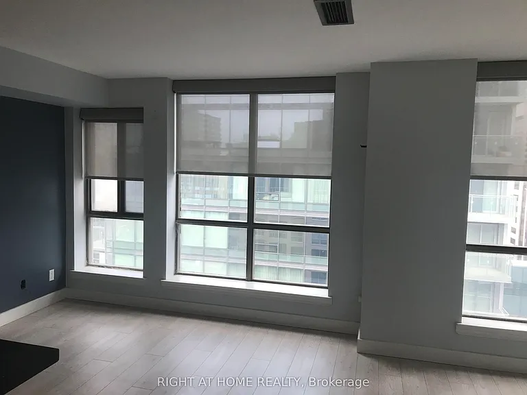 40 Scollard St #1601 — Photo 8
