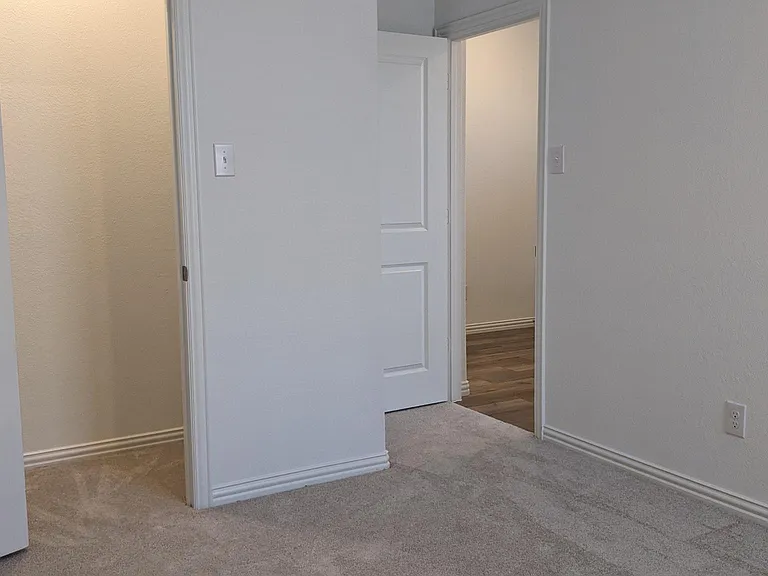 2142 Donker Dr — Photo 12