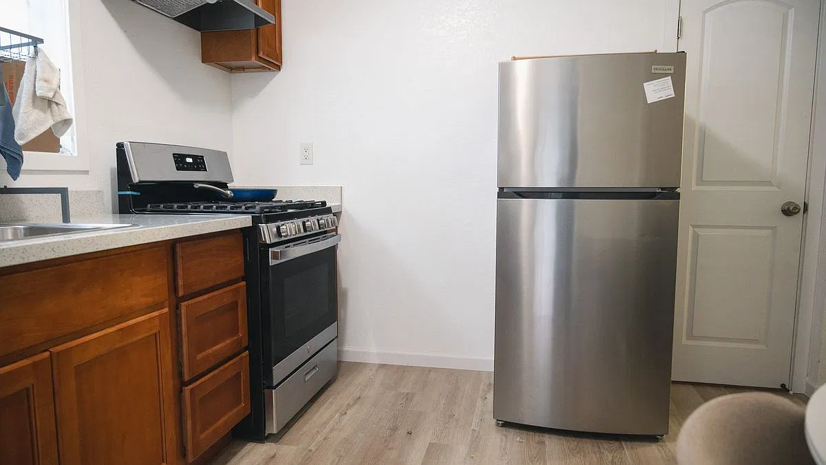 2 bed, 1.0 bath, 700 sqft, $2,500 — Photo 3
