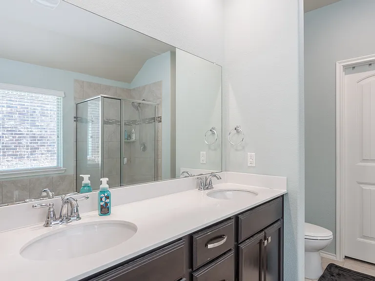 912 Lake Cypress Ln — Photo 24