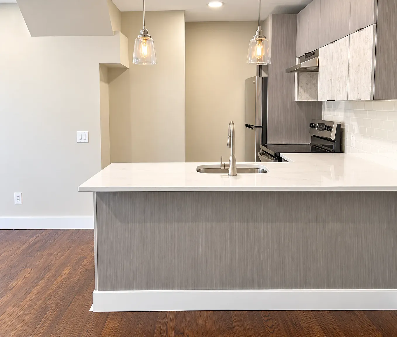 2 bed, $1,895 — Photo 4