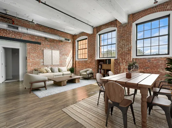 Chocolate Factory Apartments