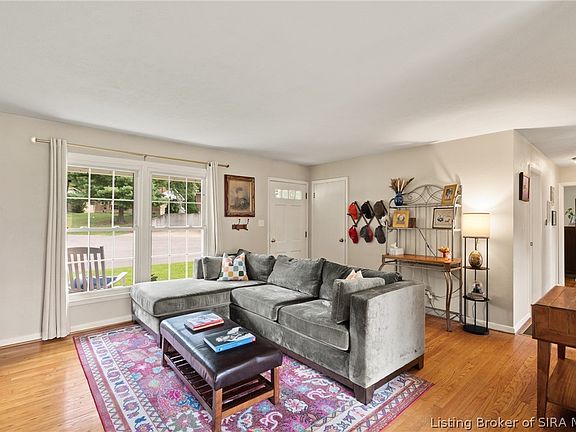 4th image of 2414 Lyon Lane