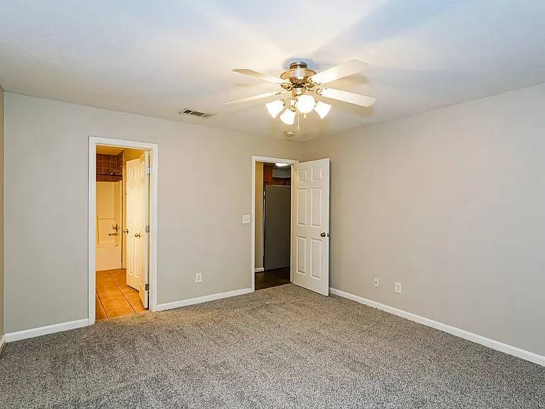 725 Holland Ridge Dr — Photo 9