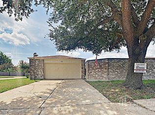 9422 Homeland Dr, Houston, TX 77083