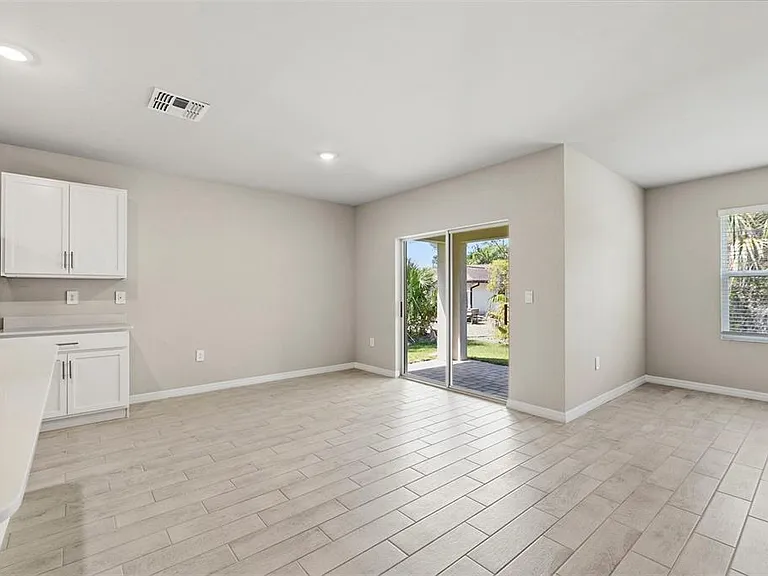 25222 Cadiz Dr — Photo 11
