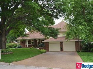 12516 Shamrock Rd, Omaha, NE 68154