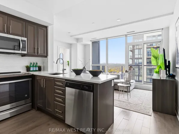 15 Zorra St #2202, Toronto, ON M8Z 0C1