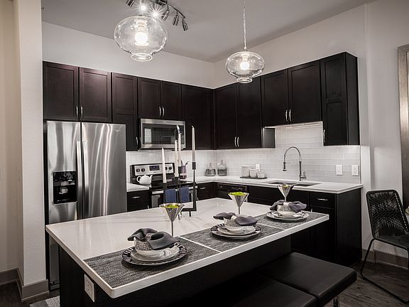 3rd image of 5005 Galleria APT 2103