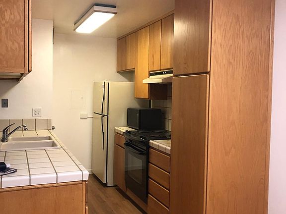 5th image of 5528 Spinnaker Dr APT 2