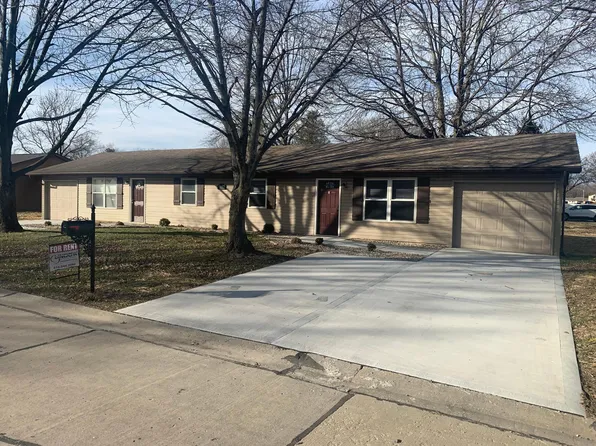 309 Red Bird St #A, Troy, IL 62294