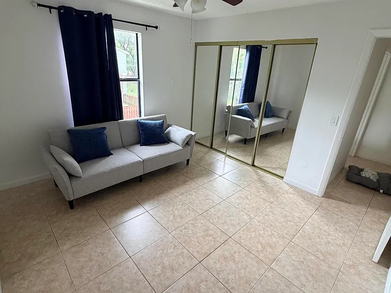 27 E Crossings Cir #H — Photo 16