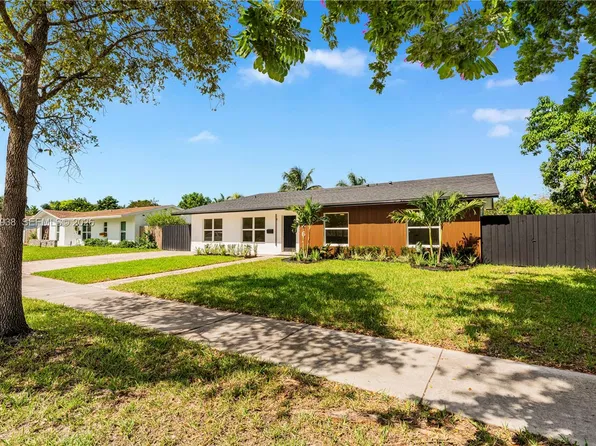 9261 SW 183rd Ter, Palmetto Bay, FL 33157