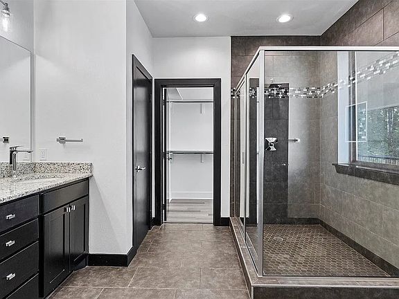 4th image of 1212 Centennial Trl